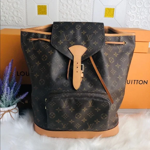 "SOLD"🎁Louis Vuitton Monogram Montsouris GM Backpack 🎈 - Picture 2 of 16